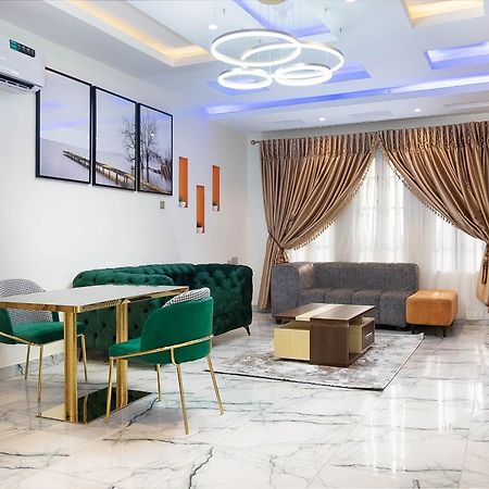 God'S Touch Apartments Remi Fani Kayode Gra. Ikeja Dış mekan fotoğraf