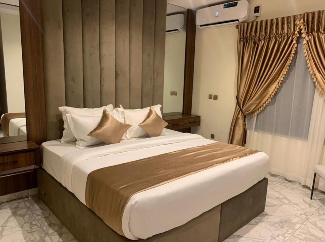 God'S Touch Apartments Remi Fani Kayode Gra. Ikeja Dış mekan fotoğraf