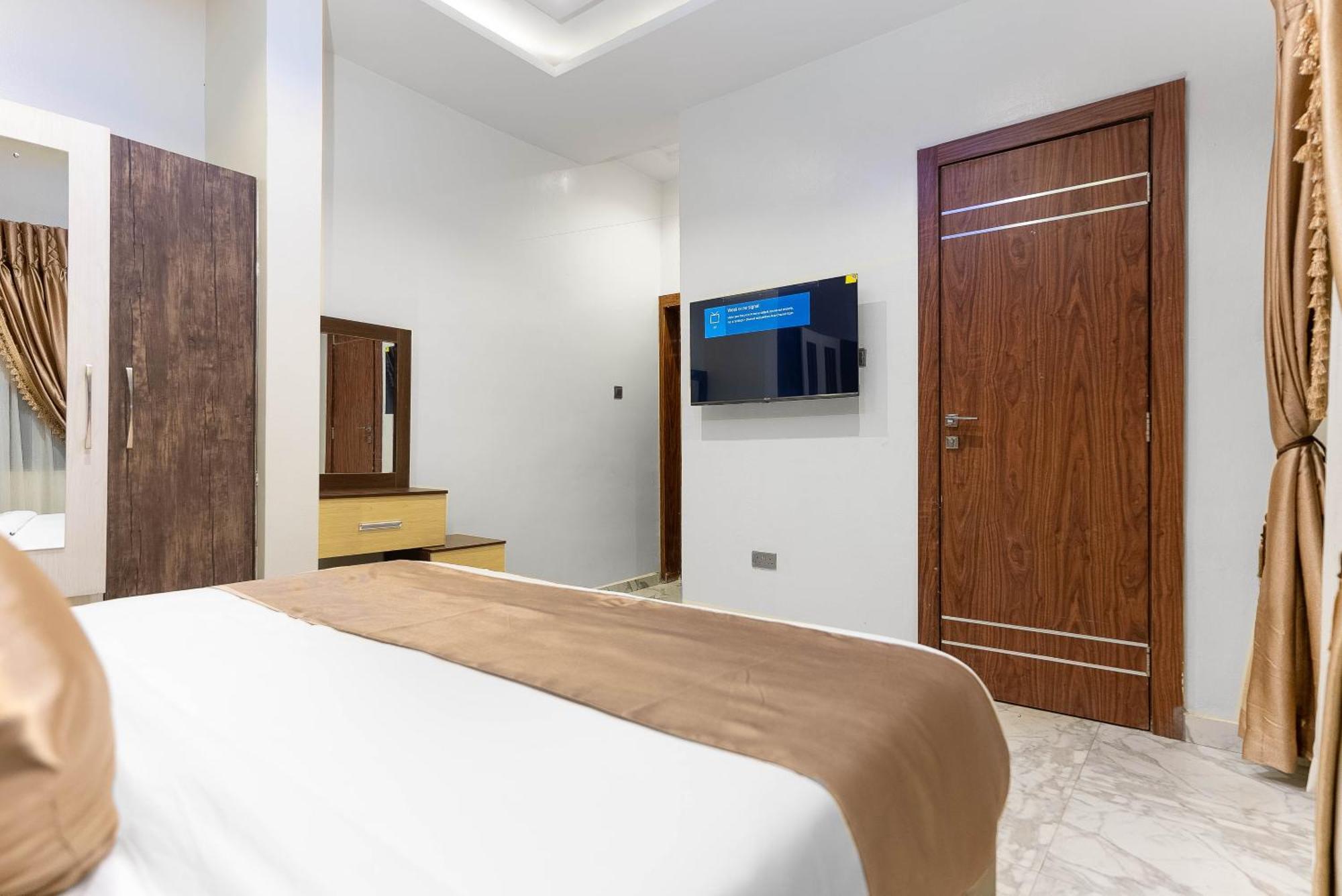 God'S Touch Apartments Remi Fani Kayode Gra. Ikeja Dış mekan fotoğraf