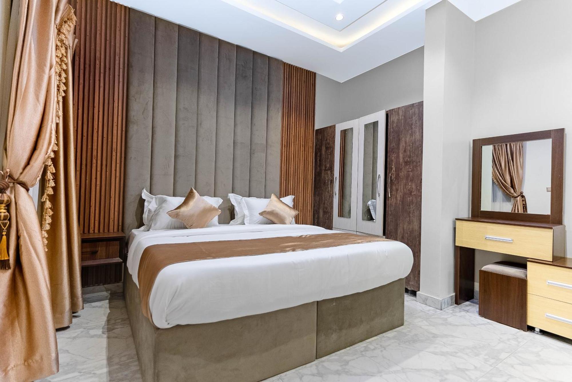 God'S Touch Apartments Remi Fani Kayode Gra. Ikeja Dış mekan fotoğraf