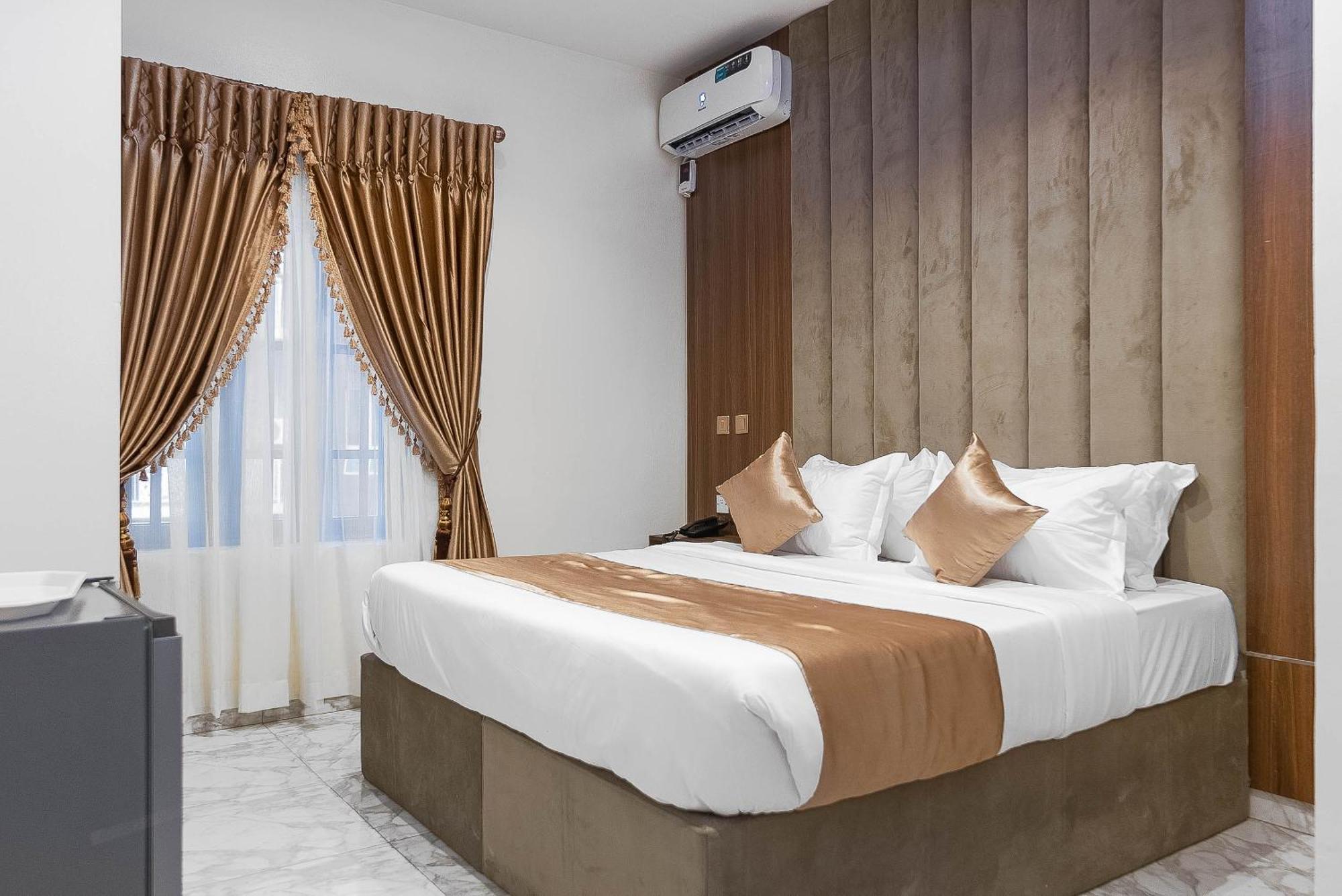 God'S Touch Apartments Remi Fani Kayode Gra. Ikeja Dış mekan fotoğraf