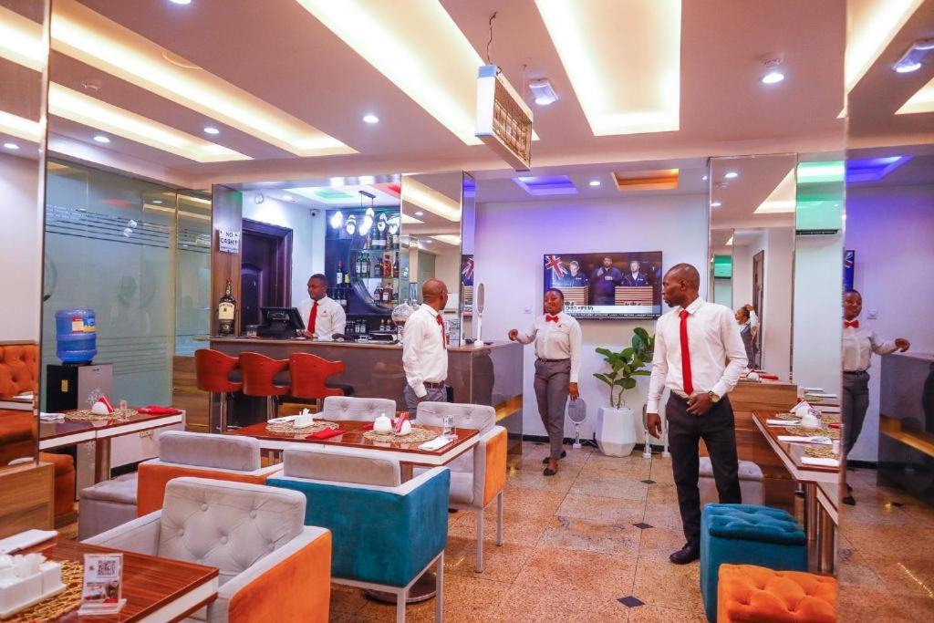 God'S Touch Apartments Remi Fani Kayode Gra. Ikeja Dış mekan fotoğraf